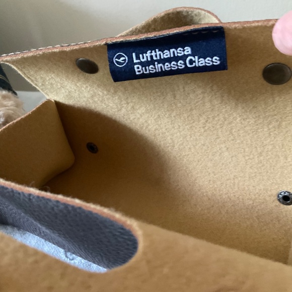 Bundle of Turkish Airlines Plush Pilot & New Lufthansa Business Amenity Kit ✈️ - Picture 4 of 9